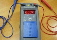 Как измерять сопротивление изоляции мегаомметром